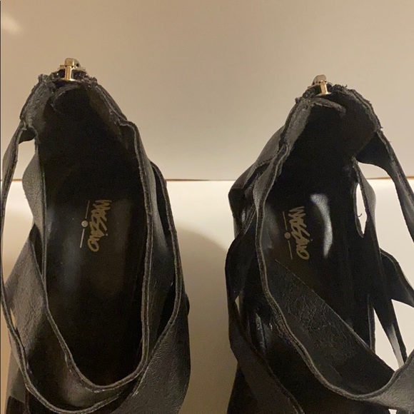 MOSSIMO BLACK FAUX LEATHER WEDGE SANDALS FOR FALL - Picture 7 of 9